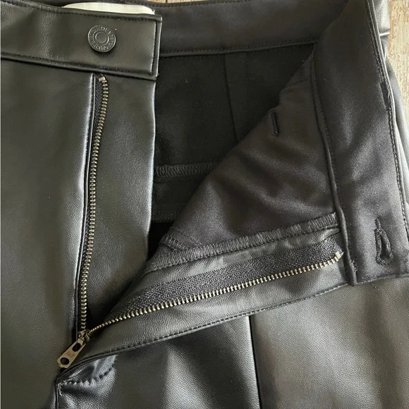 Abercrombie & Fitch The Skinny Ultra High Rise Black Vegan Leather Pants 8/29L - Picture 11 of 14